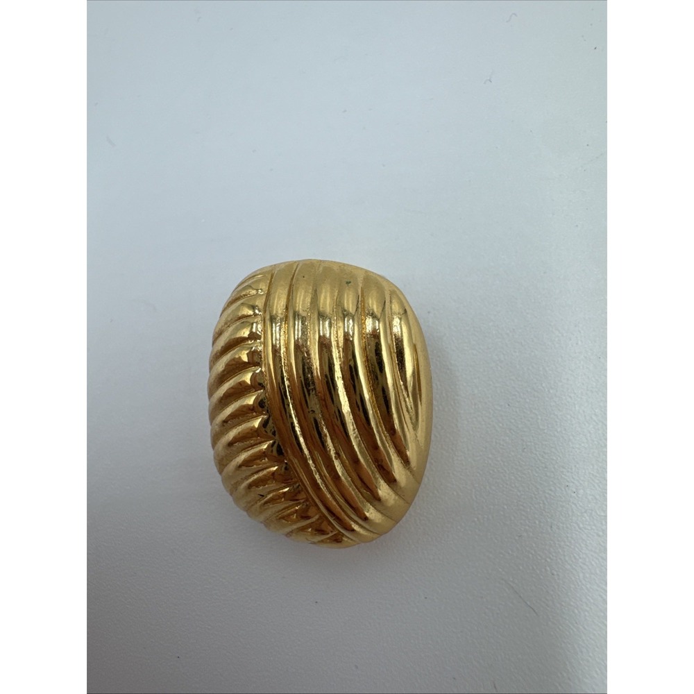 Vintage Christian Dior Clip On Earrings Gold Tone Ribbed Statement Signed - Picture 3 of 15